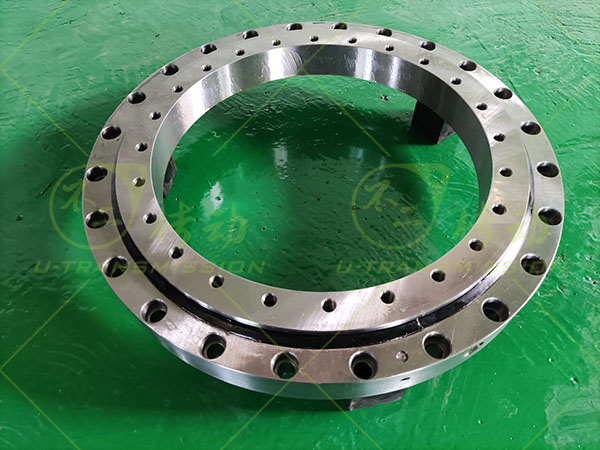 轉(zhuǎn)盤軸承