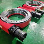 為特種車輛定制的WEA28-2雙蝸桿回轉驅動