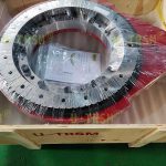 從側面安裝固定的豎直支撐回轉驅動