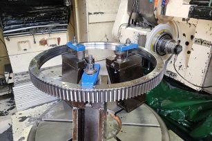 直齒式回轉驅動中齒輪設計需要考慮的因素