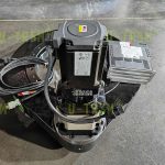 豎直安裝并且用外殼定位的回轉驅動